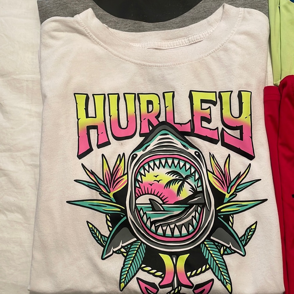 Assorted bundle boys T-shirts Hurley and Volcom $8 each or 5 for $25
